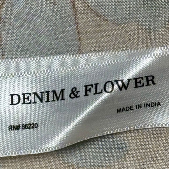 Denim & Flower Ricky Singh Hawaiian Short Sleeve Men's Button Up Sz Medium - Picture 5 of 7